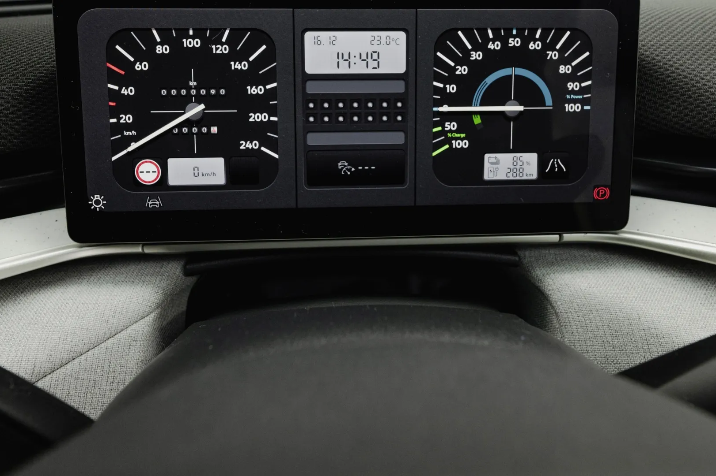 ID%20POLO%20interior